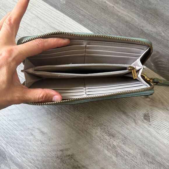 FOSSIL Leather Zip Around Wristlet Wallet Aqua Green Used - Picture 5 of 9